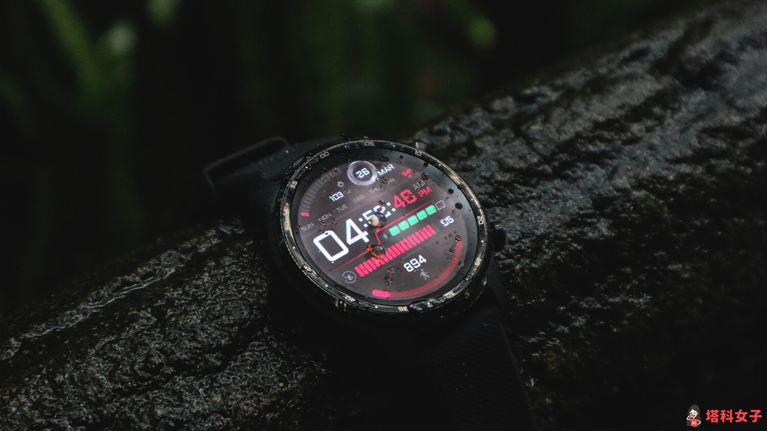 TicWatch Pro 3 Ultra GPS 軍規智慧手錶：IP68 防水等級