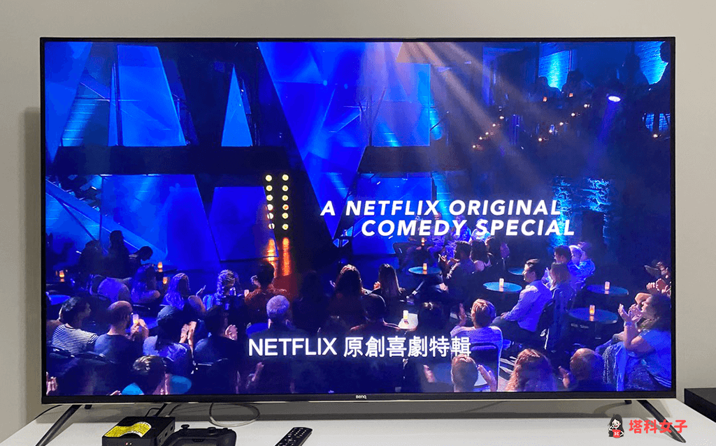 透過 Chromecast 投影 Netflix