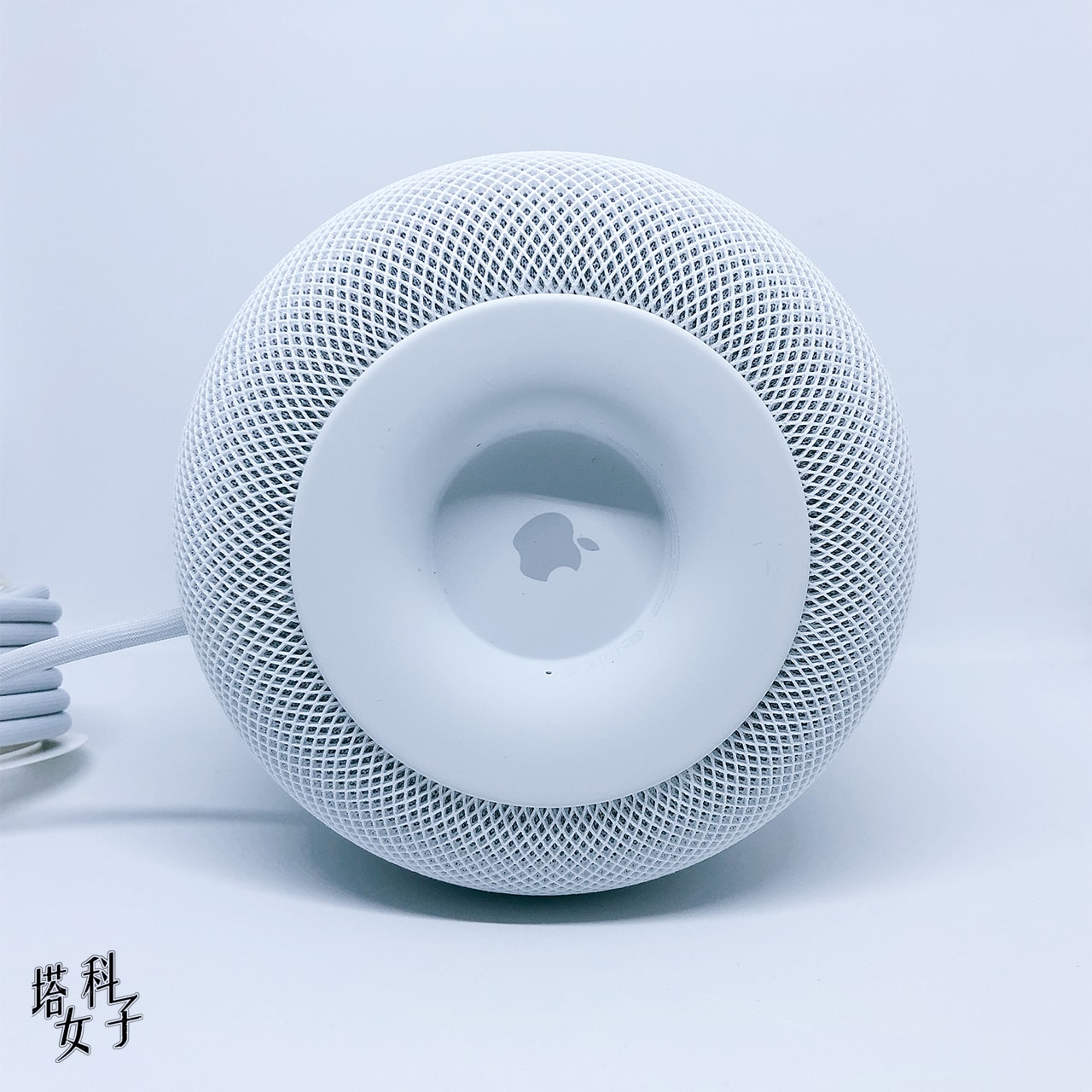 HomePod 開箱 : 底部